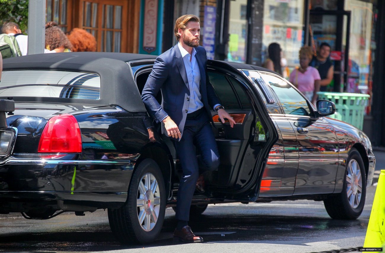 liamhemsworthorg1154.jpg