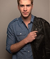 liamhemsworthorg512.jpg