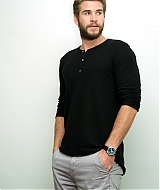liamhemsworthorg260.jpg